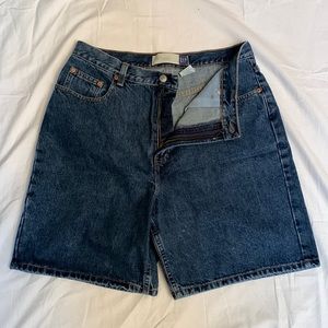 Gap Classic Short size 14 EUC